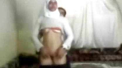 ضربات پیچ سایت سکسی بنگ بروس خورده, خانواده,